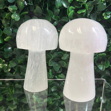 Load image into Gallery viewer, Selenite Mushroom